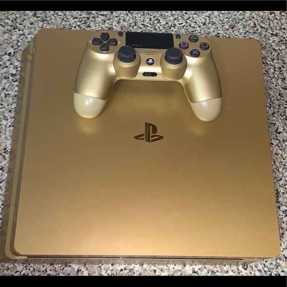 PlayStation 4 - LIMITED EDITION - GOLD 2TB - Picture 3 of 8